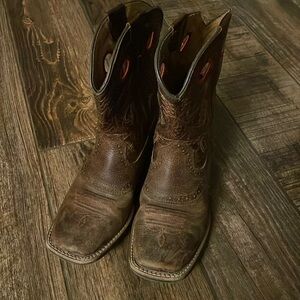 Ariat boots size 2